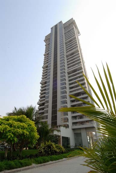 4 BHK Apartment for Sale in Lokhandwala Complex Mumbai