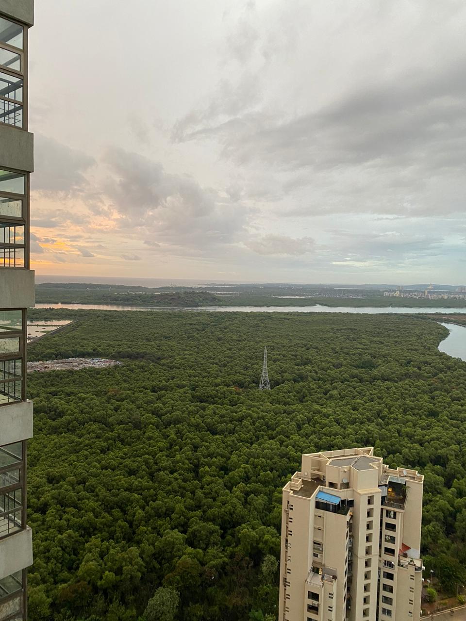 4 BHK Apartment for Sale in Lokhandwala Complex Mumbai