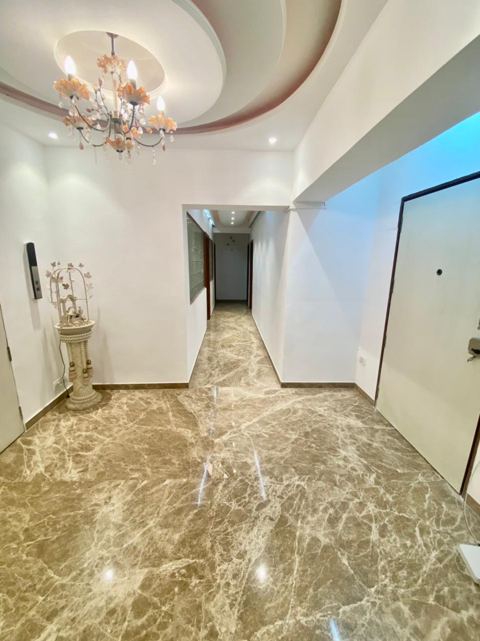 4 BHK Apartment for Sale in Lokhandwala Complex Mumbai