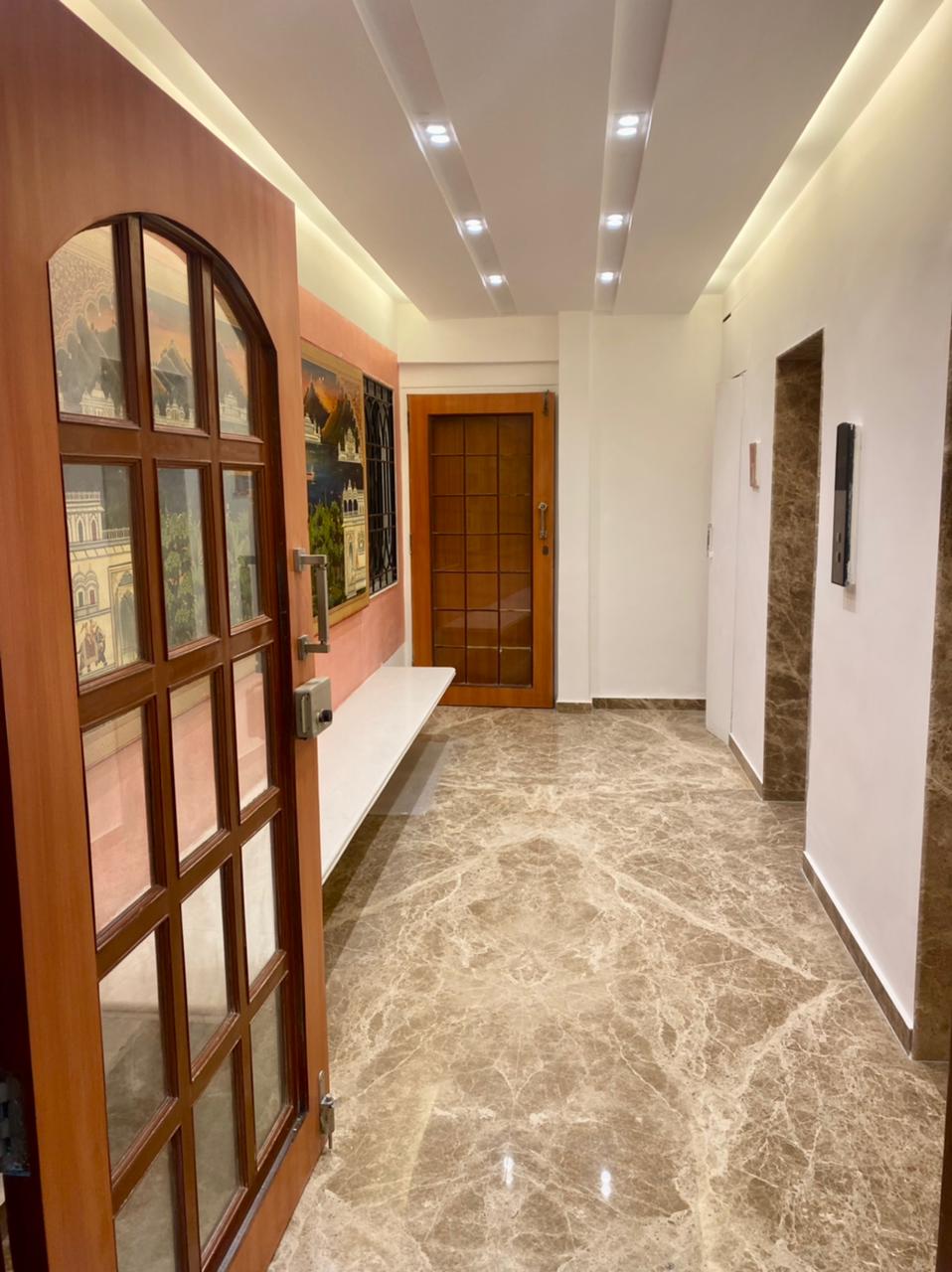 4 BHK Apartment for Sale in Lokhandwala Complex Mumbai