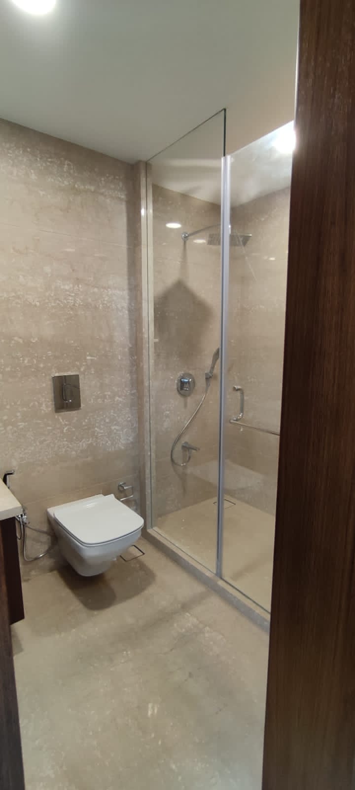 3 BHK Apartment for Sale in Ambedkar road Mumbai