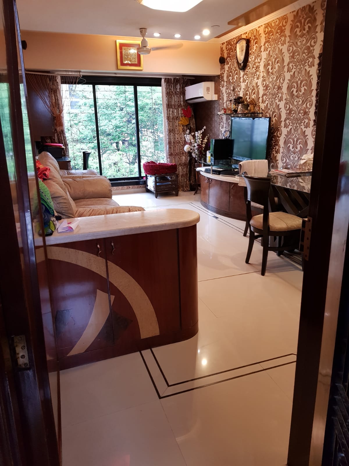 4 BHK Apartment for Sale in Yari Road Mumbai