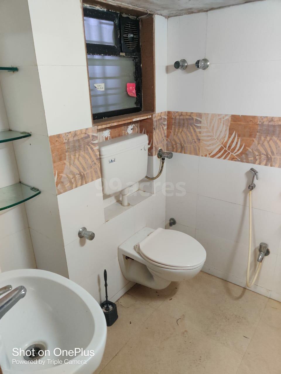 1 BHK Apartment for Rent in Waroda Road Mumbai