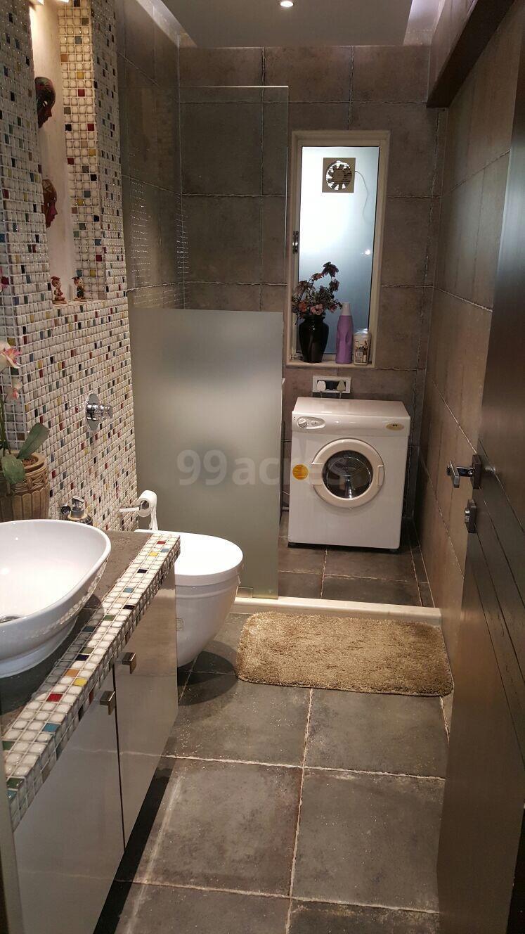 4 BHK Apartment for Rent in N S Road no.3 Mumbai