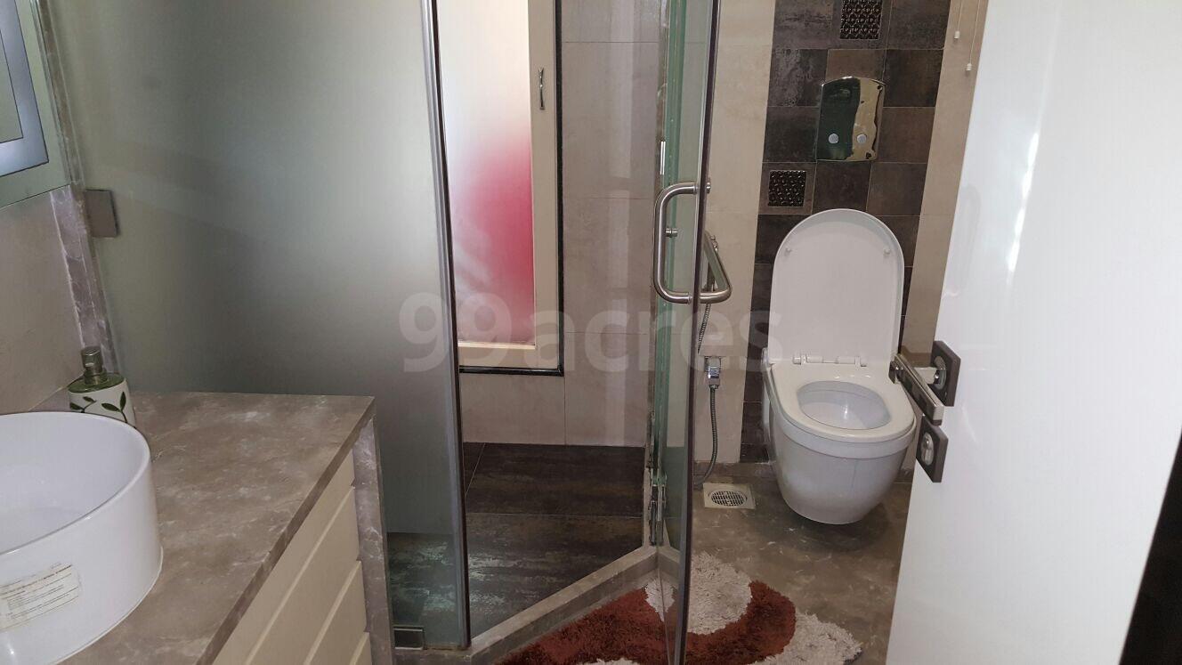 4 BHK Apartment for Rent in N S Road no.3 Mumbai