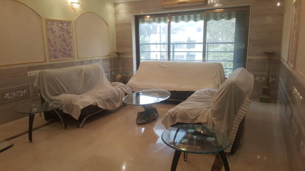 4 BHK Apartment for Sale in JVPD Mumbai