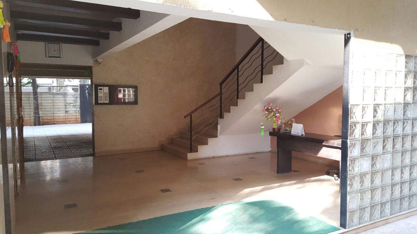 4 BHK Apartment for Rent in N S Road no.3 Mumbai