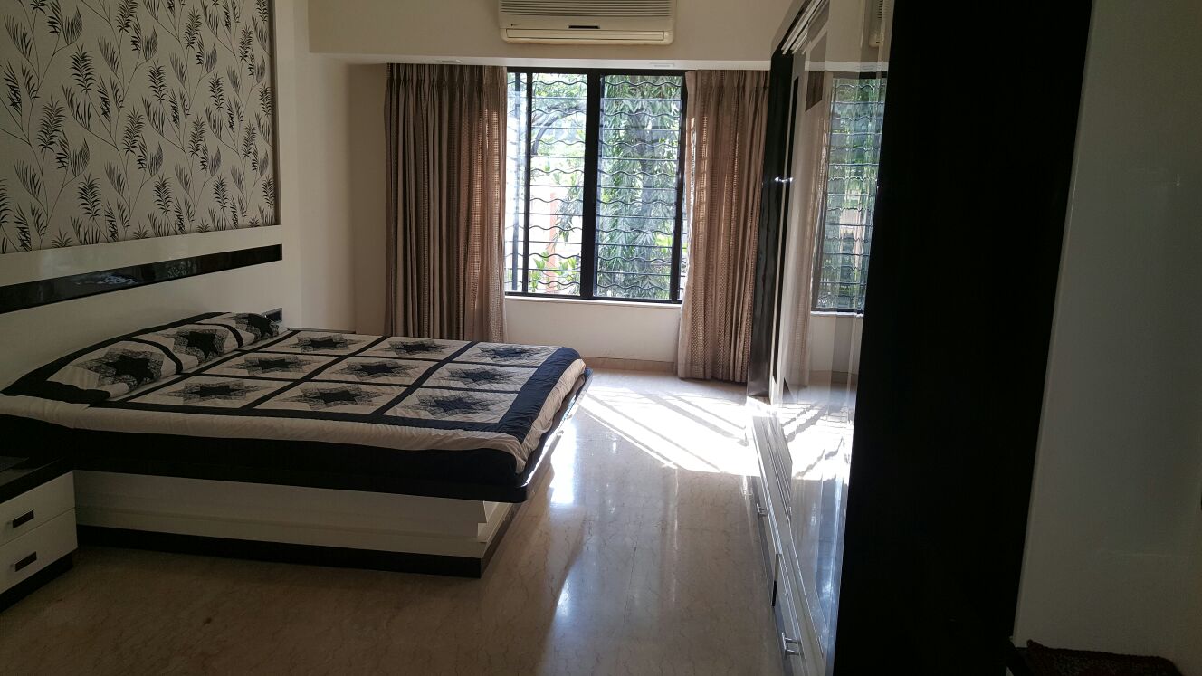 4 BHK Apartment for Rent in N S Road no.3 Mumbai