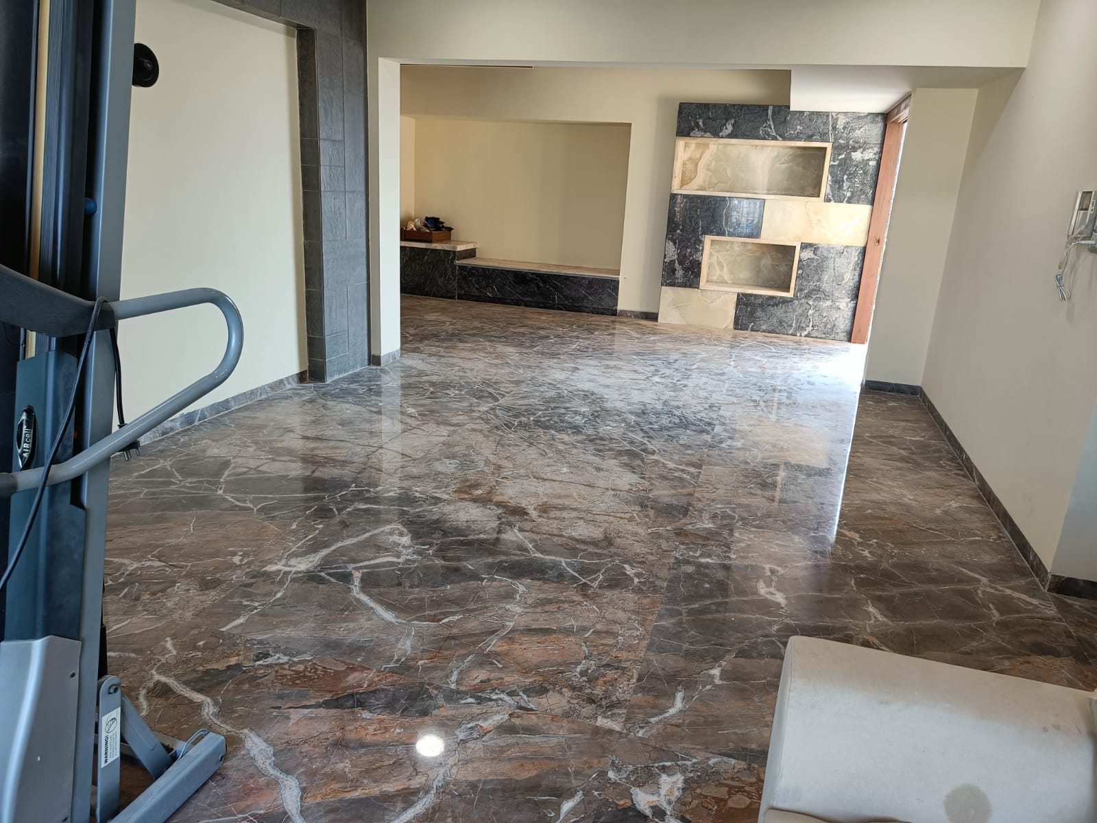 4 BHK Apartment for Sale in Bandra West Mumbai