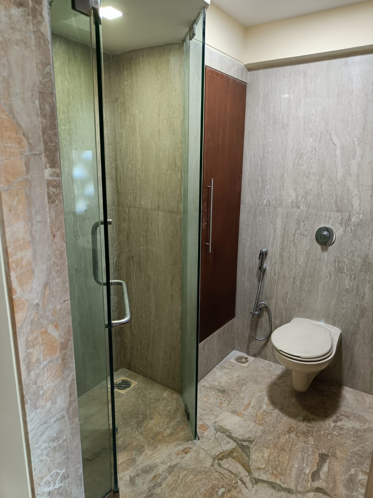 4 BHK Apartment for Sale in Bandra West Mumbai