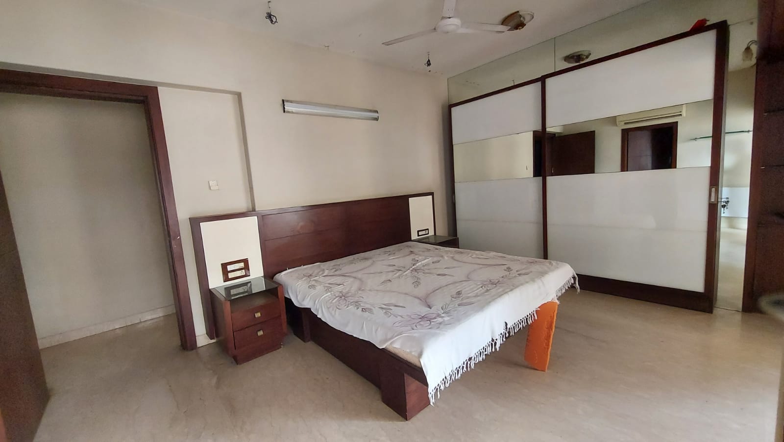 4 BHK Apartment for Rent in 15th Road Mumbai