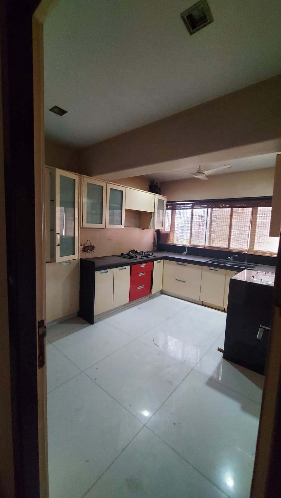 4 BHK Apartment for Rent in 15th Road Mumbai