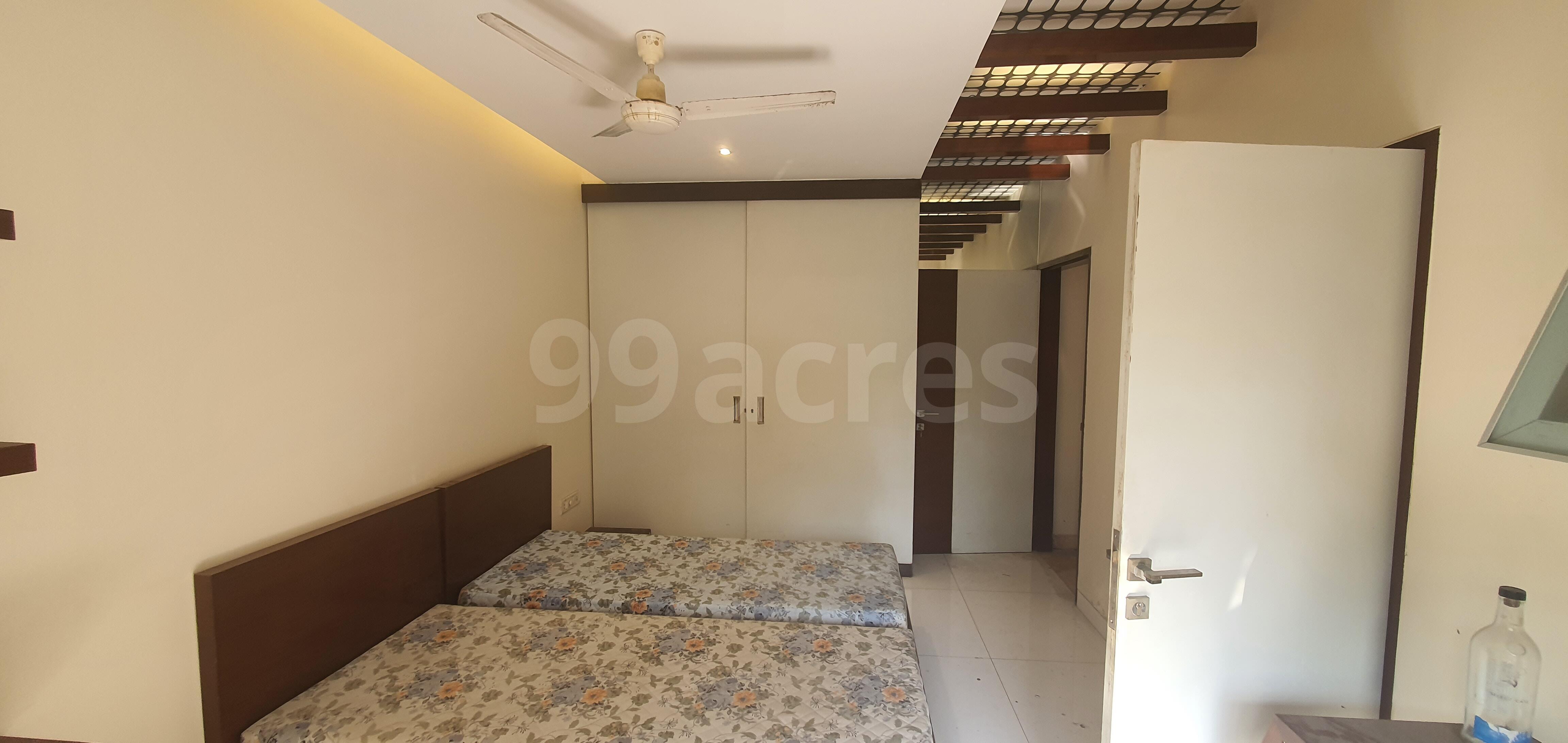 2 BHK Apartment for Sale in Khar West Mumbai