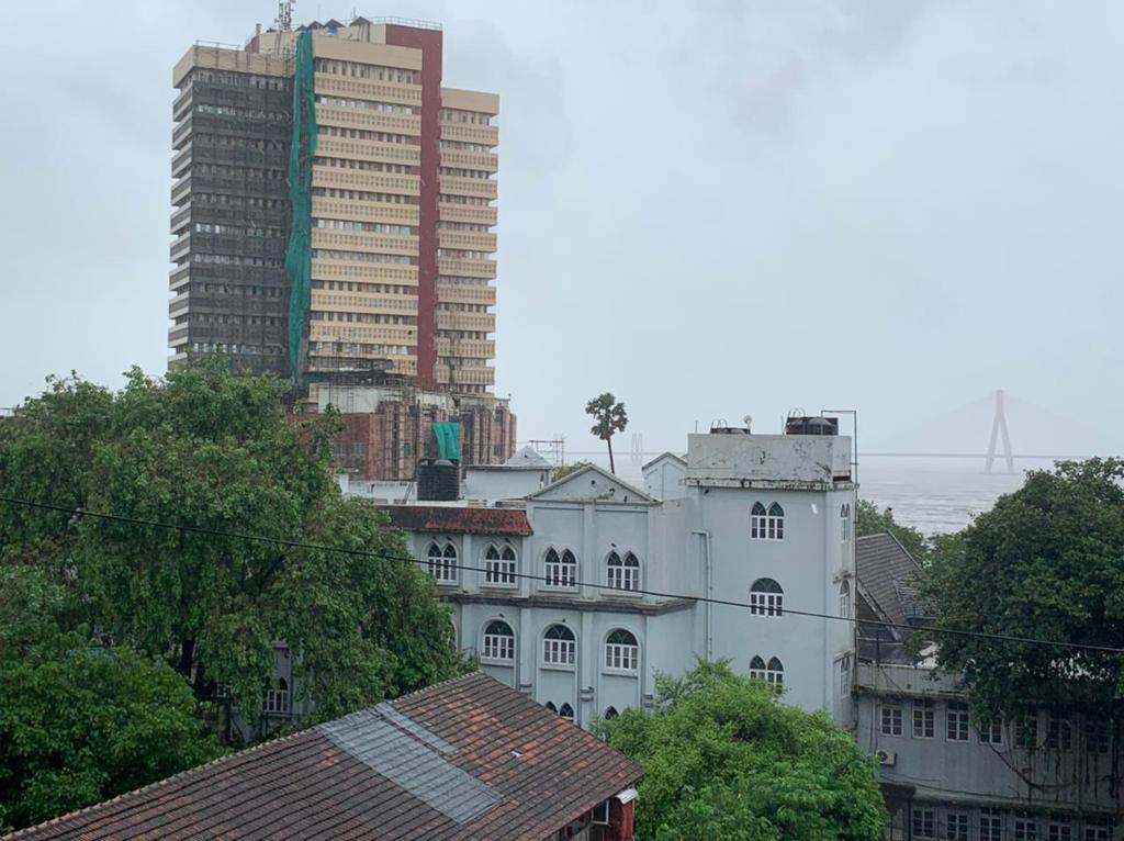 2 BHK Apartment for Sale in Mahim West Mumbai