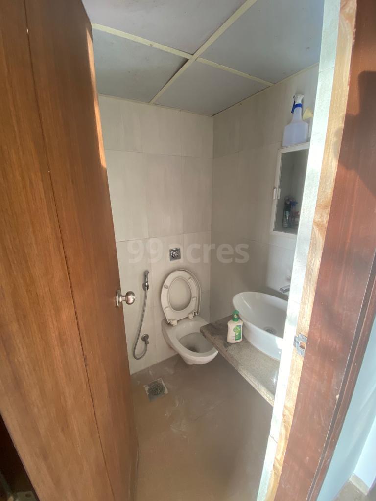 2 BHK Apartment for Sale in 2nd Hasnabad Lane Mumbai