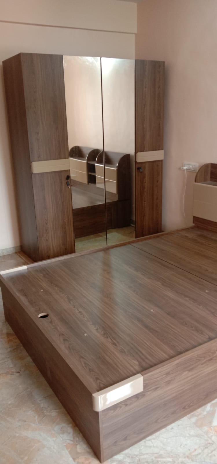 2 BHK Apartment for Rent in Juhu Mumbai