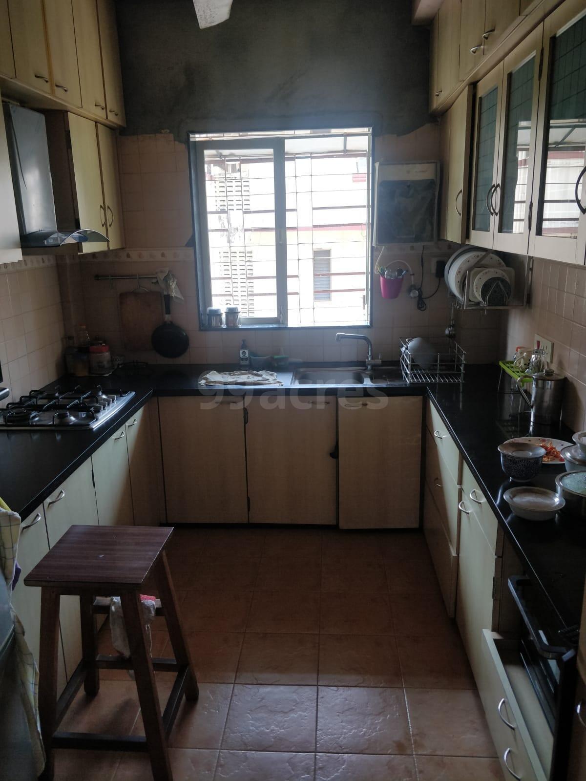 2 BHK Apartment for Sale in Off Hill Road Mumbai
