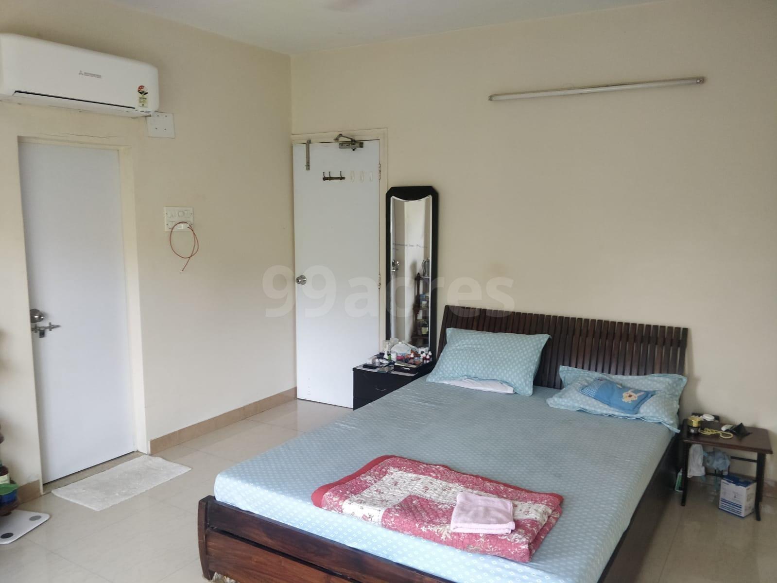 2 BHK Apartment for Sale in Off Hill Road Mumbai