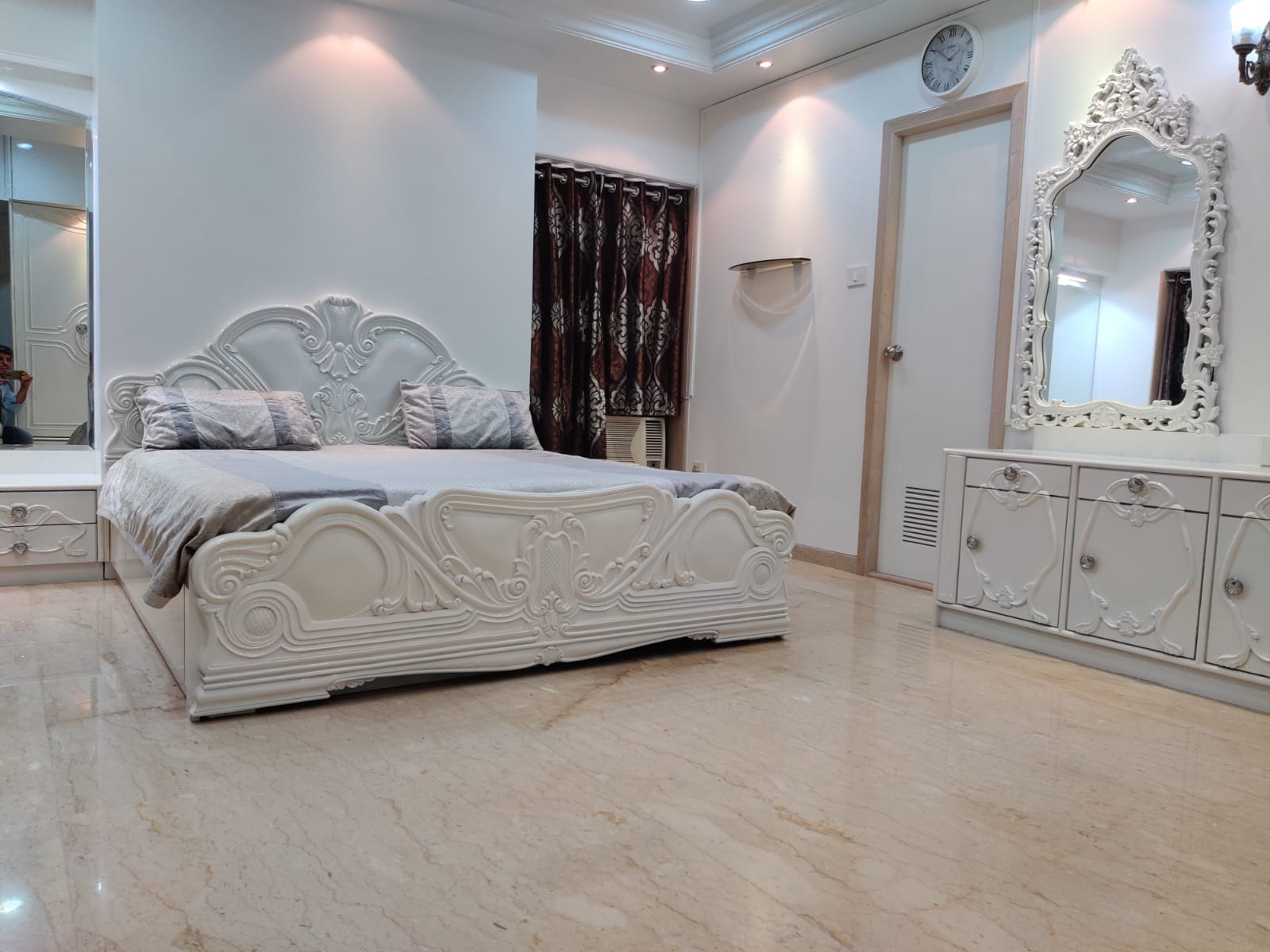 5 BHK Apartment for Rent in Bandra West Mumbai