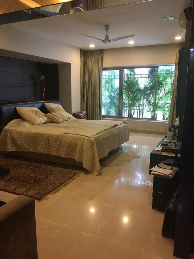 4 BHK Apartment for Sale in Shahid Bhagat Singh Road Mumbai