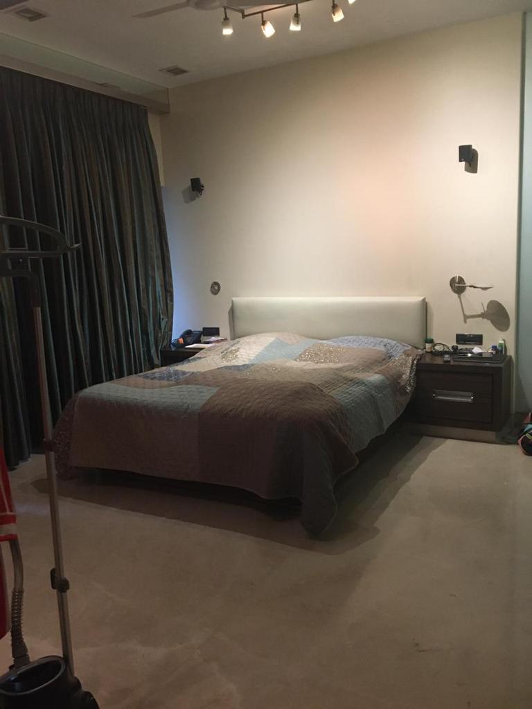 4 BHK Apartment for Sale in Shahid Bhagat Singh Road Mumbai