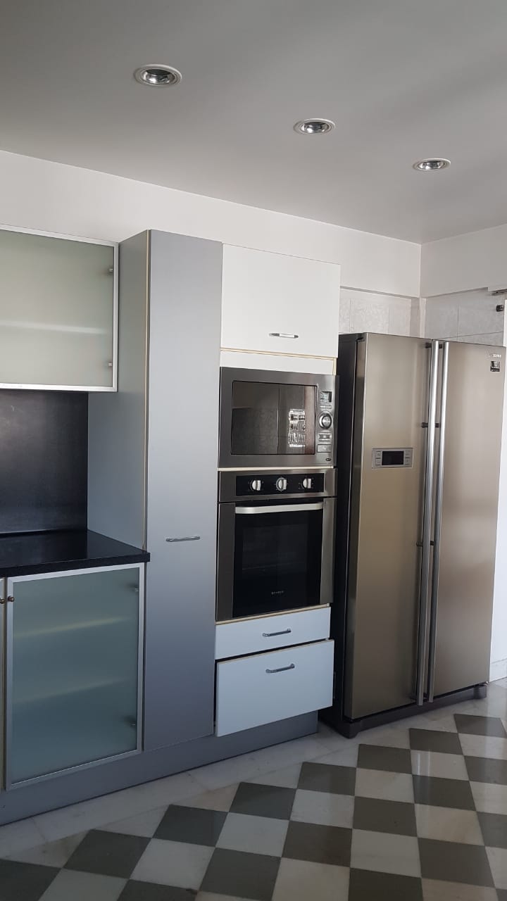 4 BHK Apartment for Rent in Almeida park Mumbai