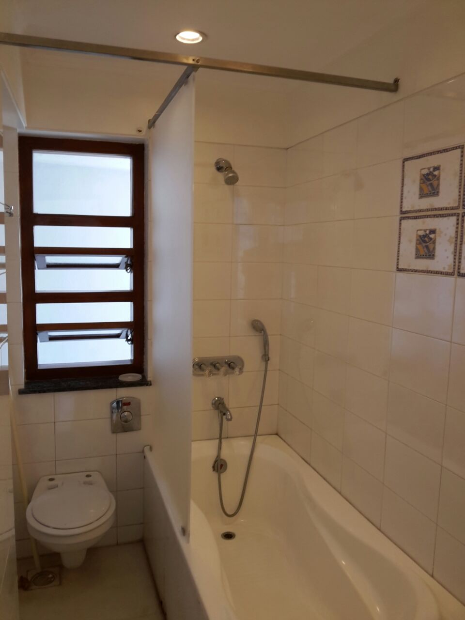 4 BHK Apartment for Rent in Almeida park Mumbai