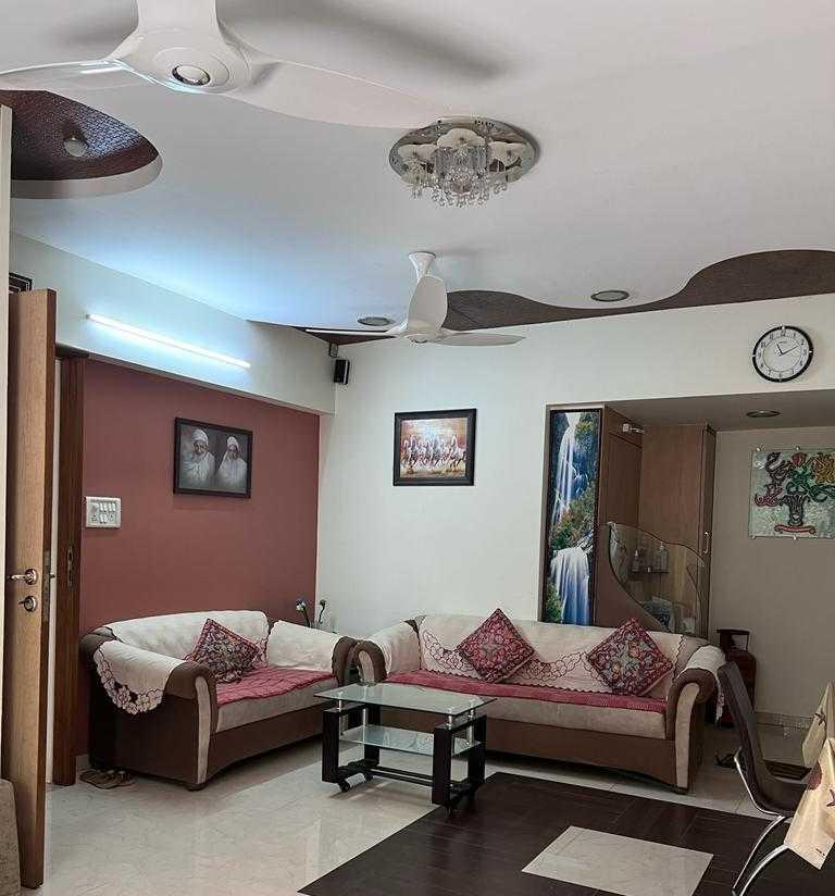 2 BHK Apartment for Sale in Gulmohar Cross rd no.9 Mumbai
