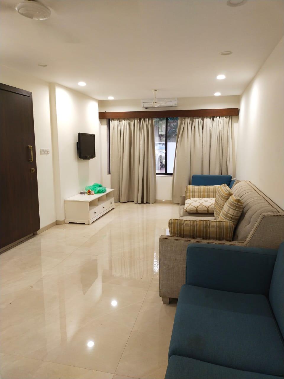 3 BHK Apartment for Rent in Bandra West Mumbai