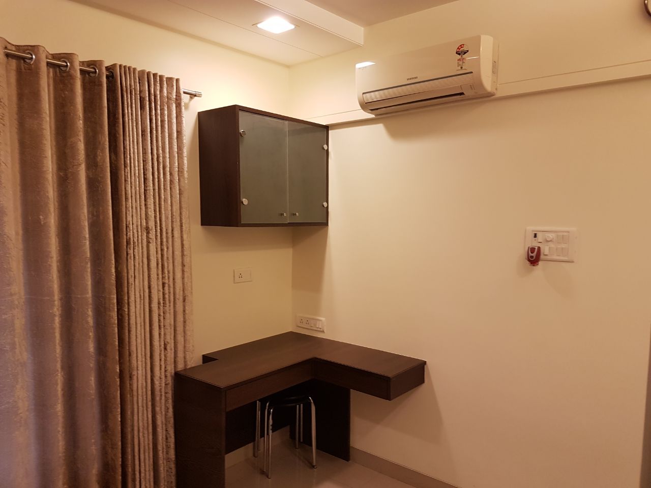 1 BHK Apartment for Rent in Sarojini Road Mumbai