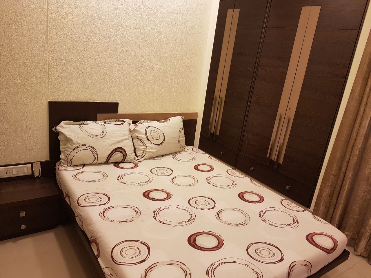 1 BHK Apartment for Rent in Sarojini Road Mumbai