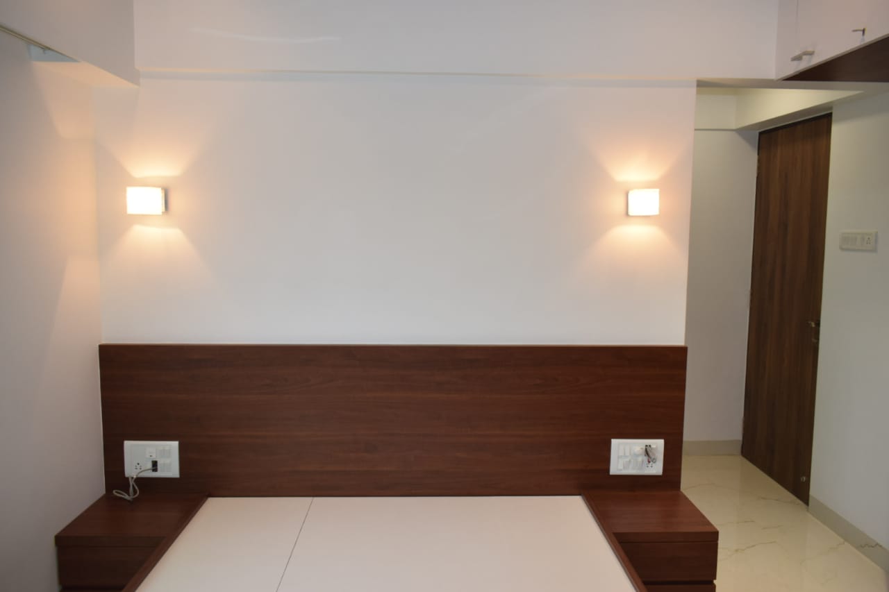 2 BHK Apartment for Rent in linking road Mumbai
