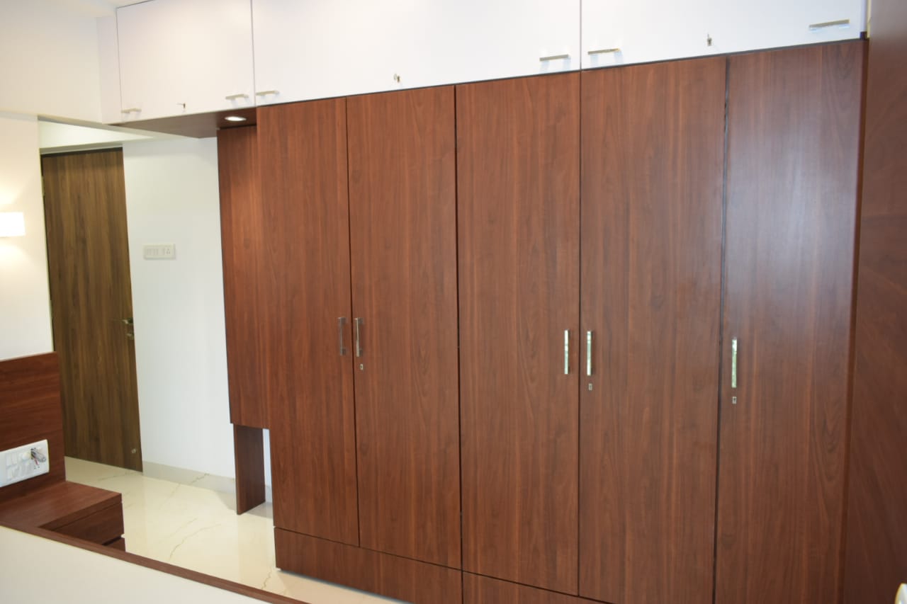 2 BHK Apartment for Rent in linking road Mumbai