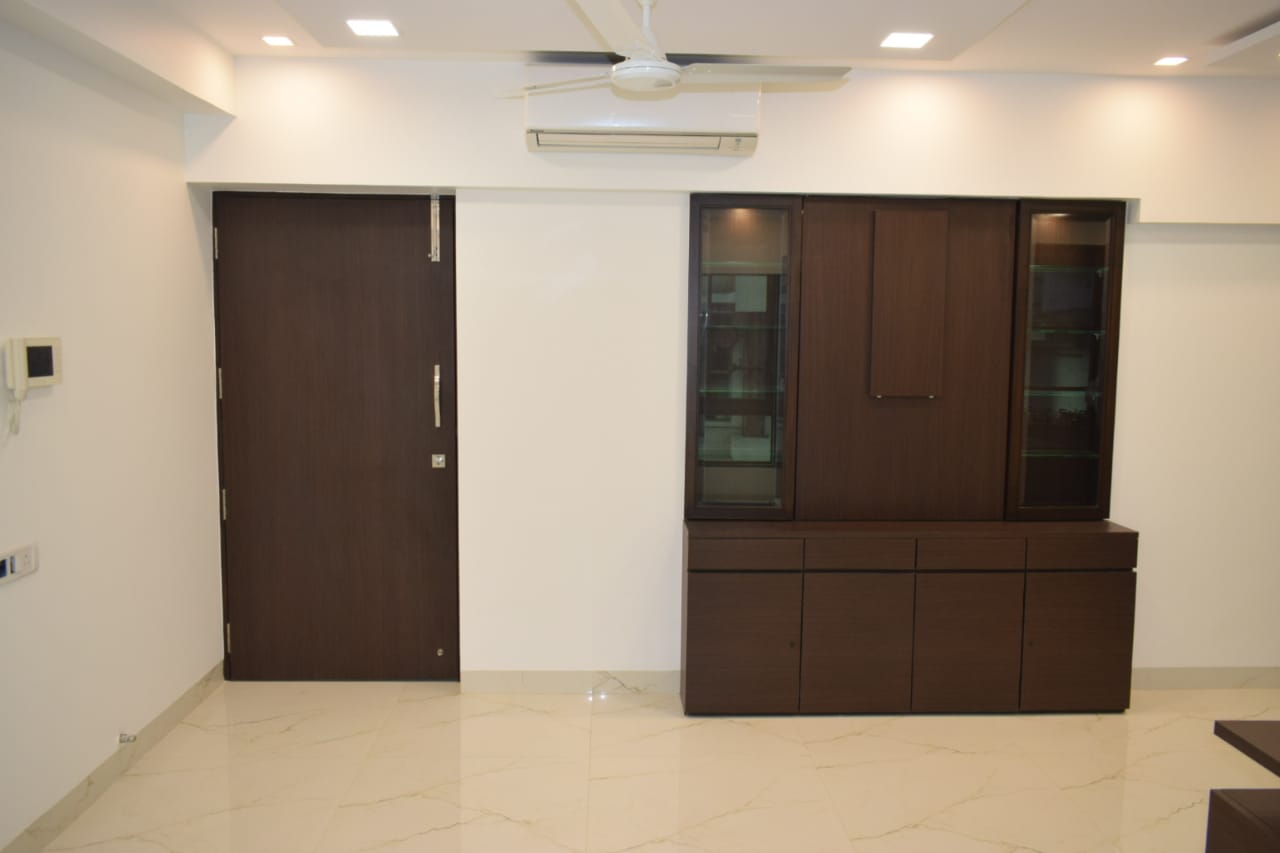 2 BHK Apartment for Rent in linking road Mumbai