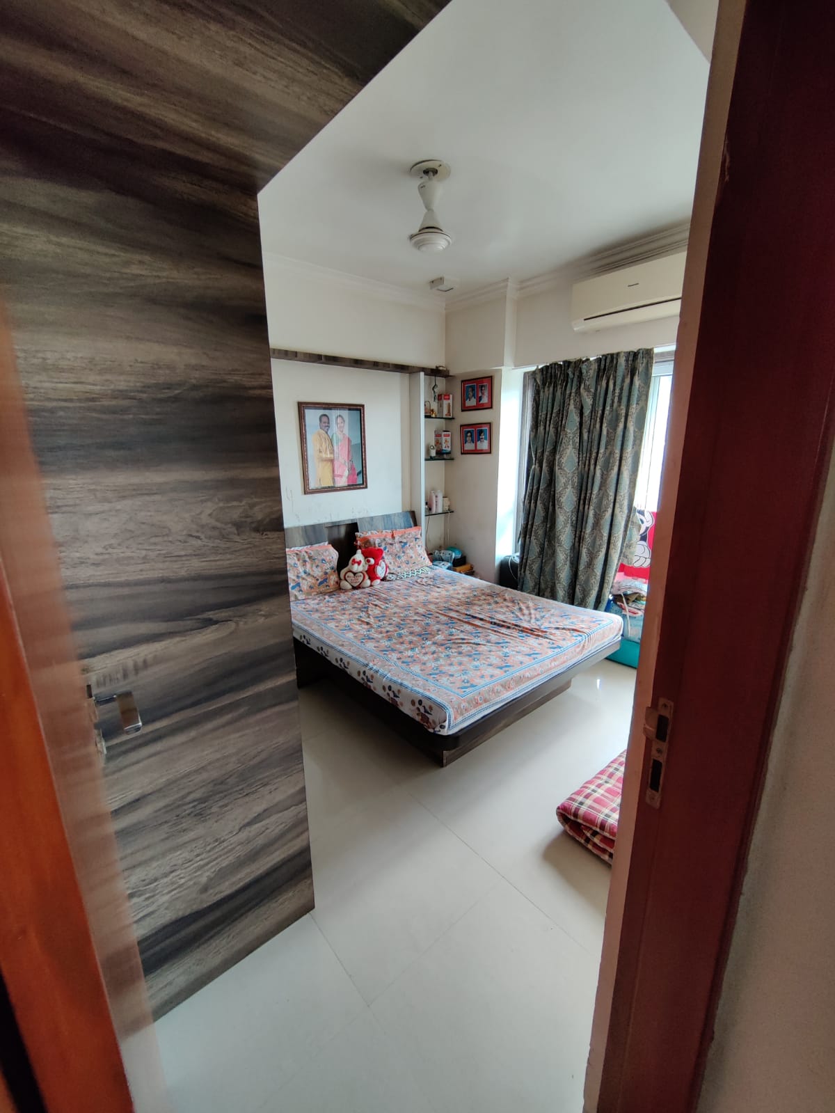 2 BHK Apartment for Sale in Off S V Road Mumbai