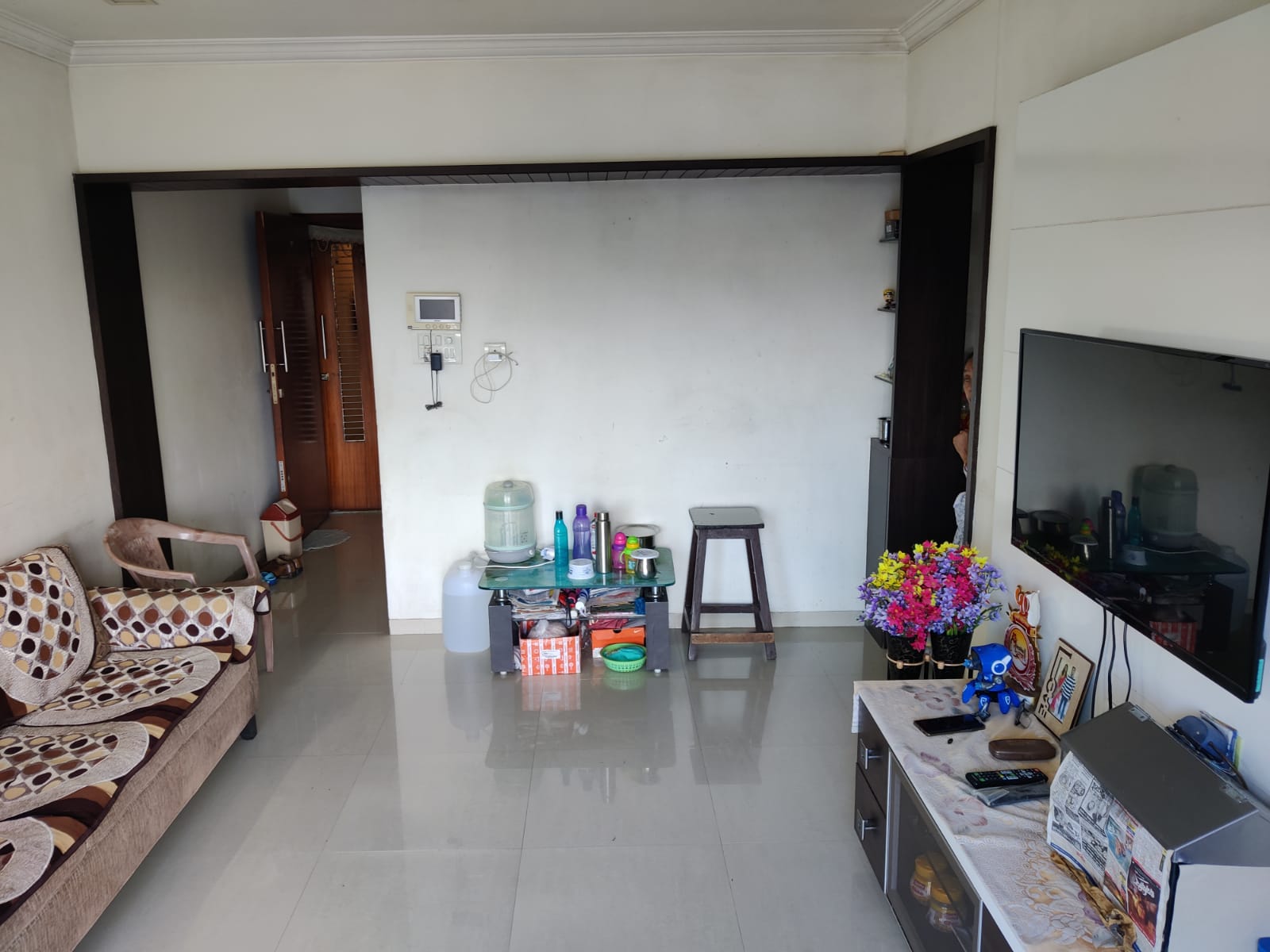 2 BHK Apartment for Sale in Off S V Road Mumbai