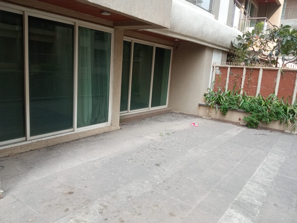2 BHK Apartment for Sale in 2nd Hasnabad Lane Mumbai