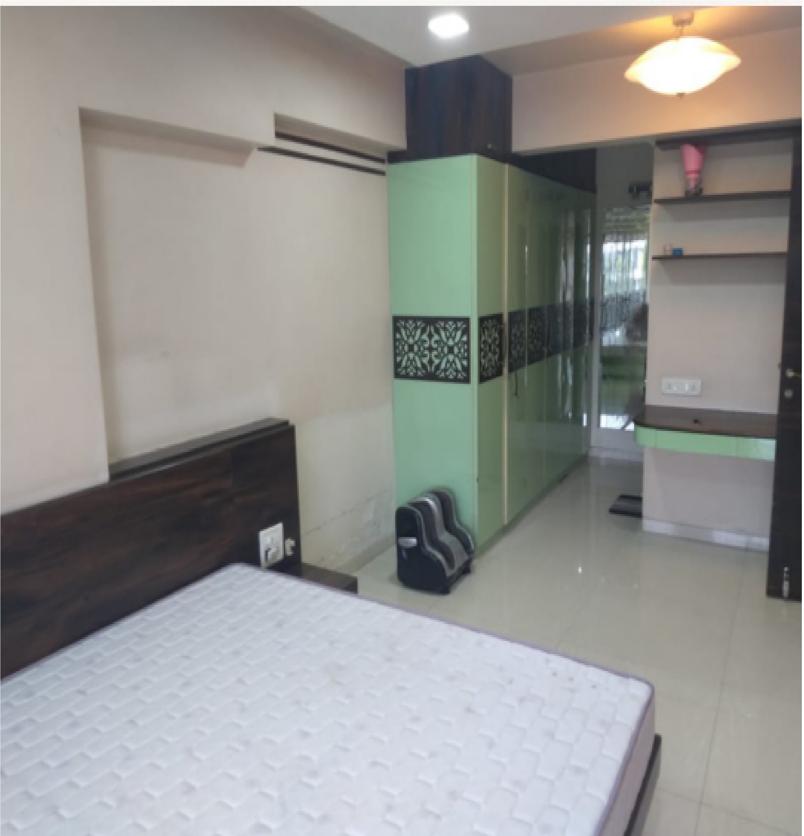 4 BHK Apartment for Sale in Santacruz West Mumbai