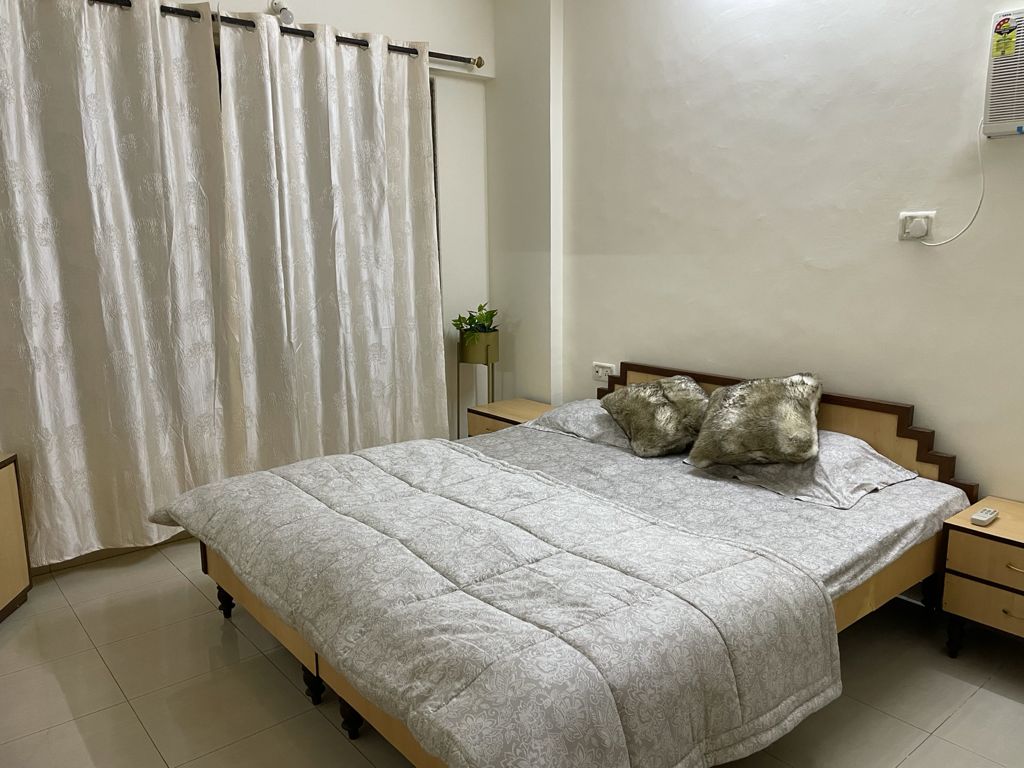 2 BHK Apartment for Sale in Bandra West Mumbai