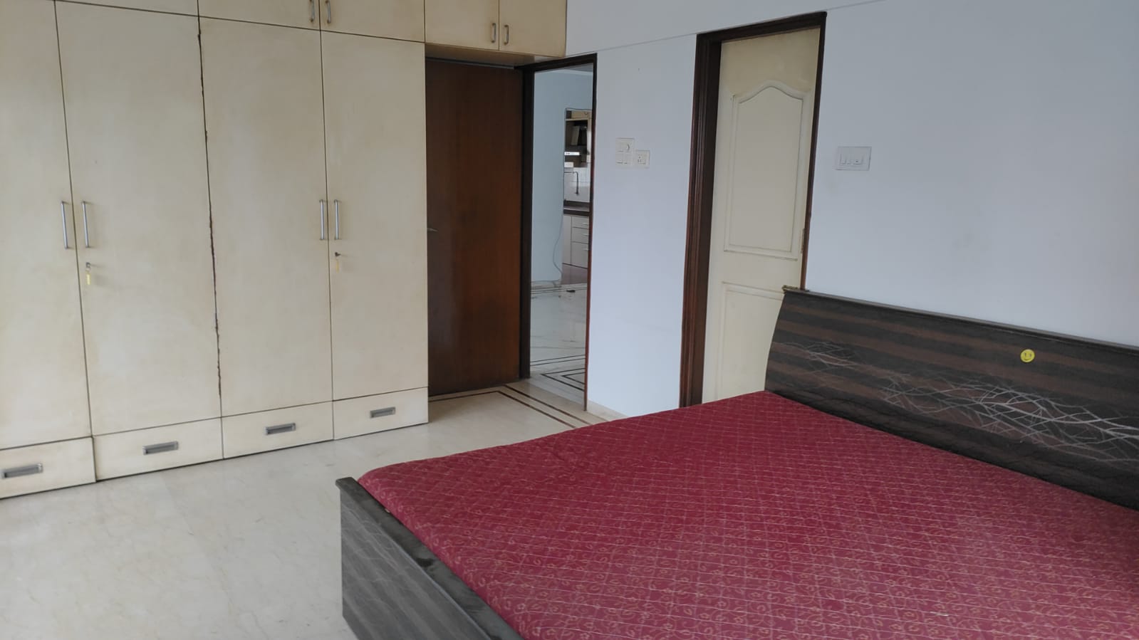3 BHK Apartment for Rent in 15th Road Mumbai