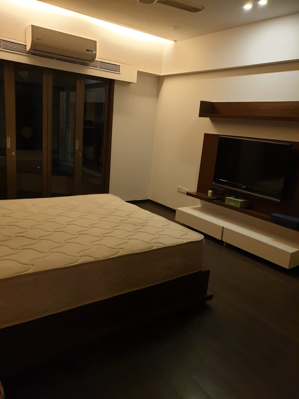 3 BHK Apartment for Sale in Bandra West Mumbai