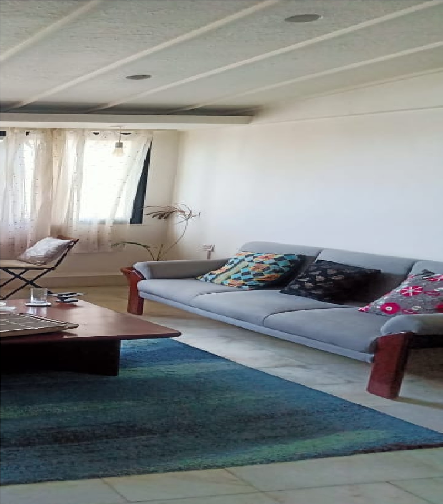 2 BHK Apartment for Rent in Pali Hill Mumbai