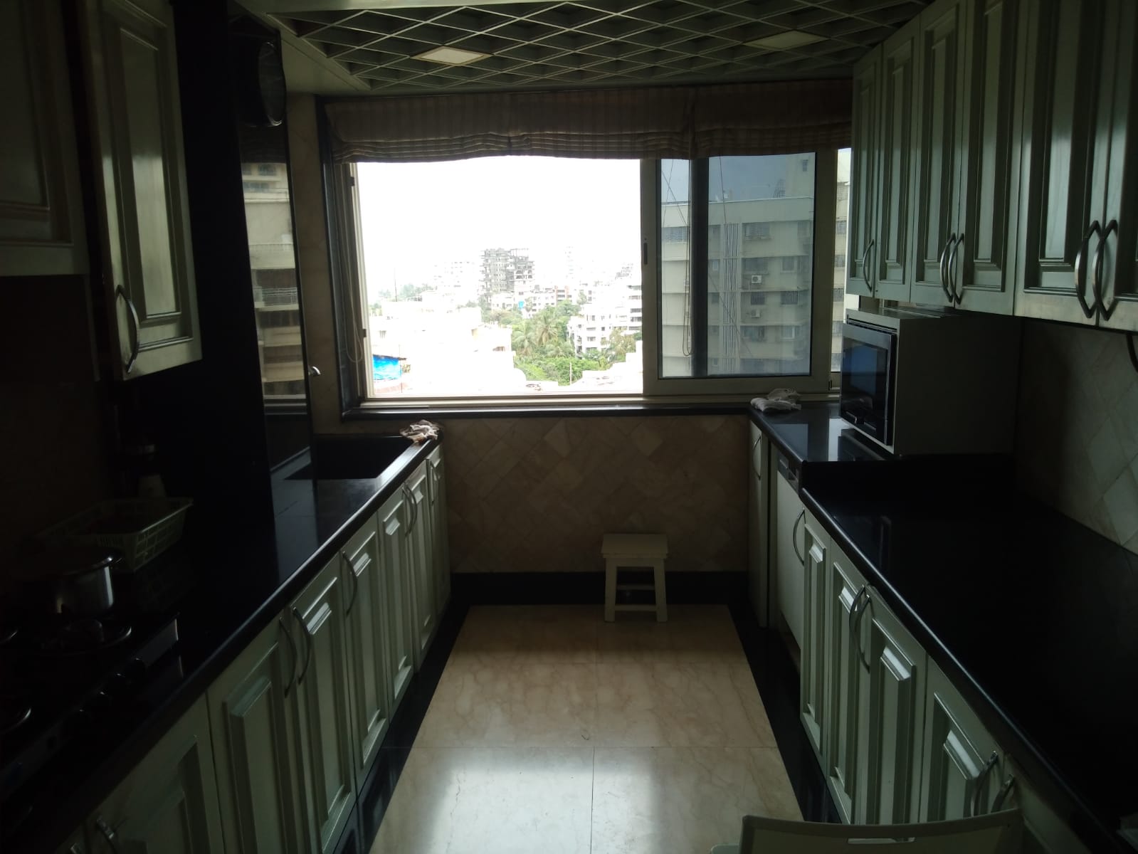 3 BHK Apartment for Sale in Perry cross road Mumbai