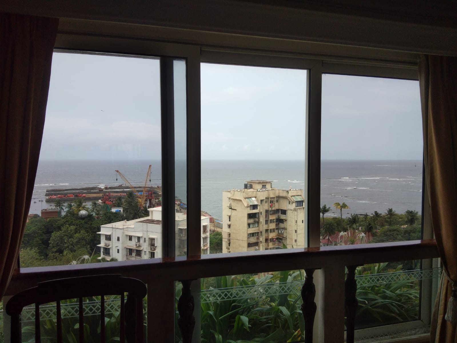 3 BHK Apartment for Sale in Perry cross road Mumbai