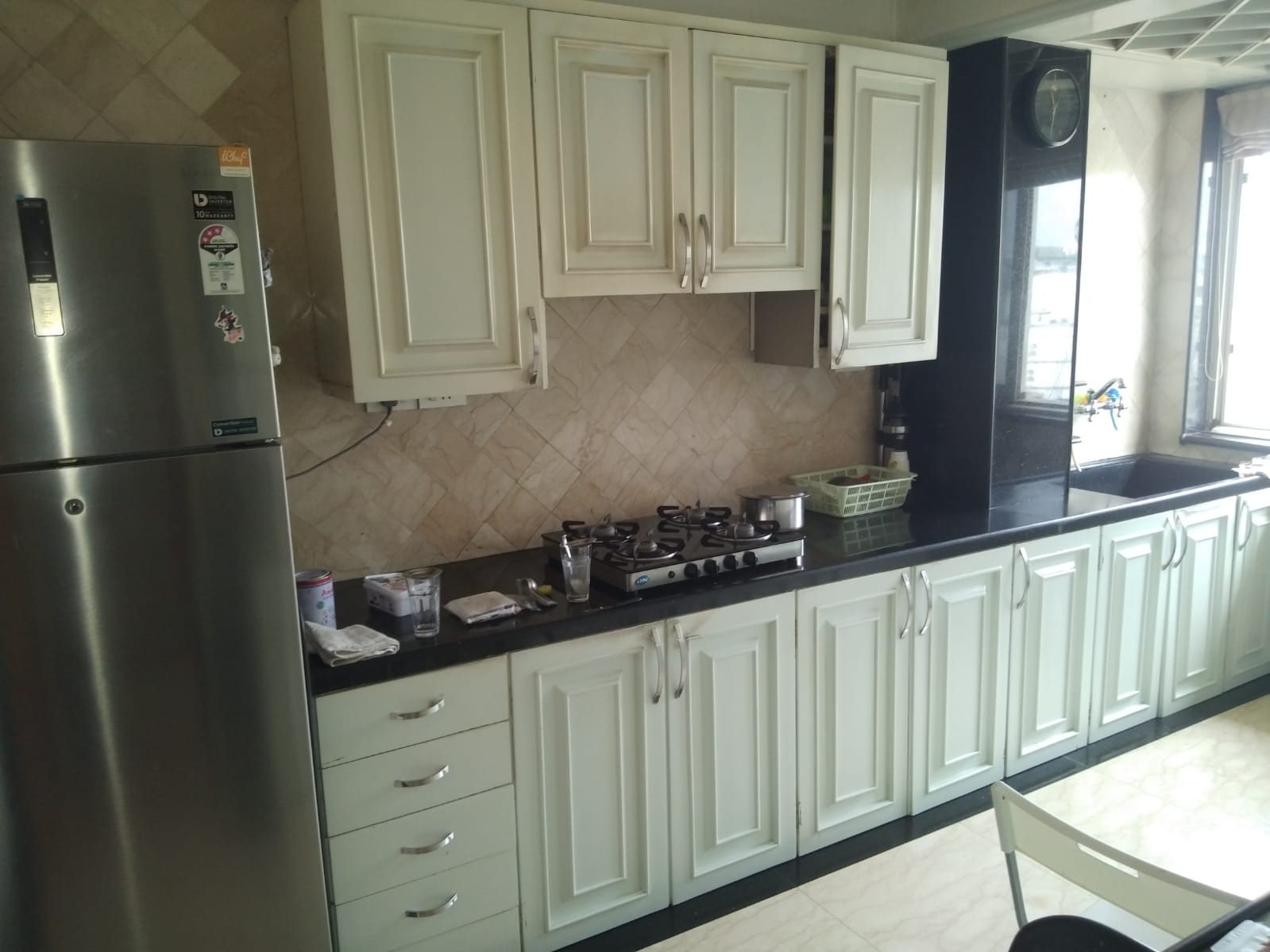 3 BHK Apartment for Sale in Perry cross road Mumbai