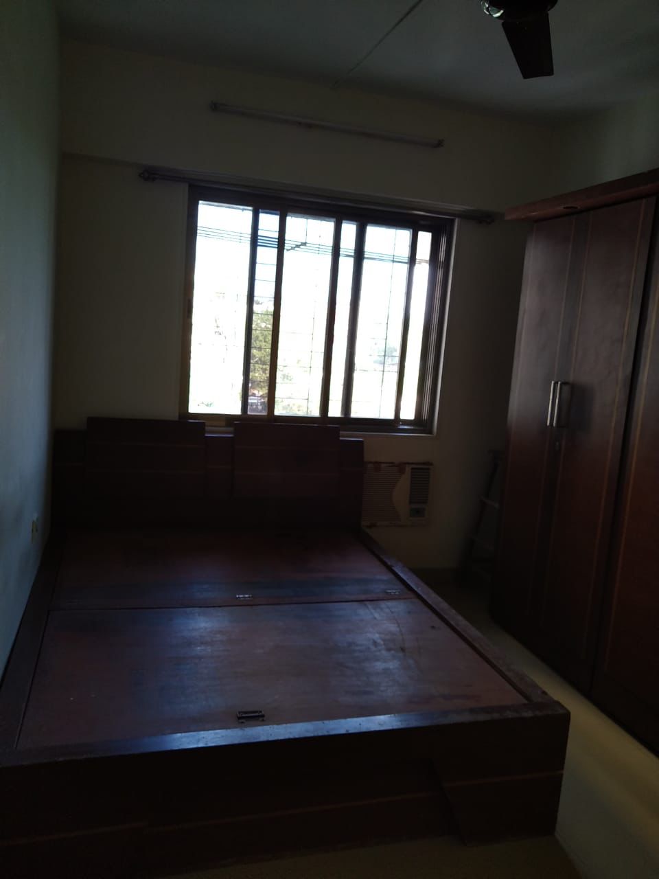 2 BHK Apartment for Sale in Juhu Road Mumbai