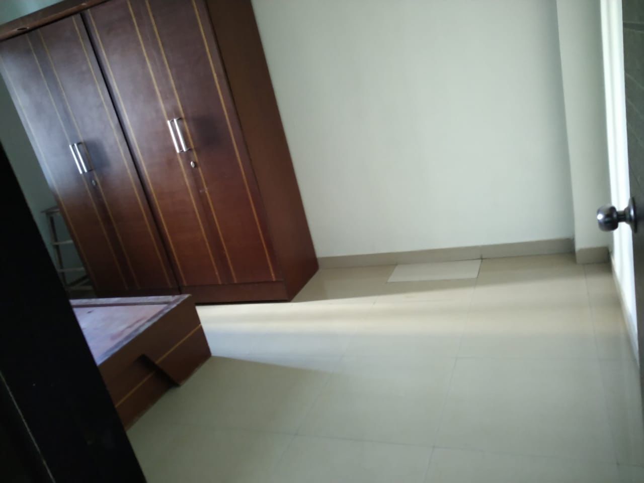 2 BHK Apartment for Sale in Juhu Road Mumbai