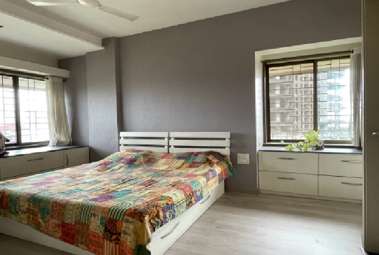 2 BHK Apartment for Rent in Bandra East Mumbai