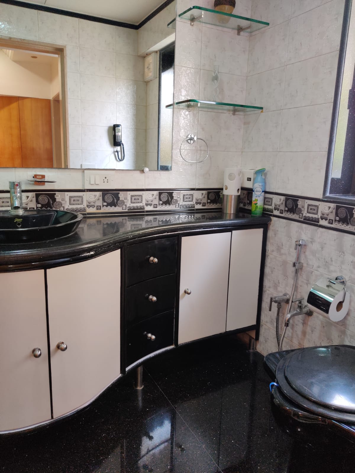 5 BHK Apartment for Sale in Bandra West Mumbai