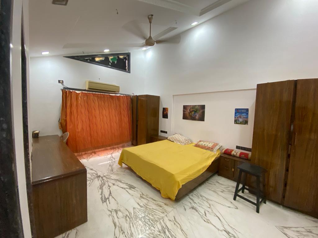 6 BHK Row House for Sale in Juhu Church Road Mumbai